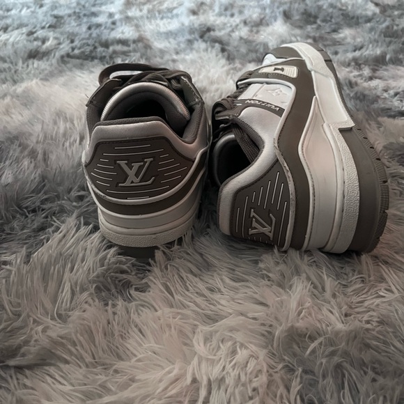 LOUIS VUITTON Trainer Sneakers - Picture 4 of 7